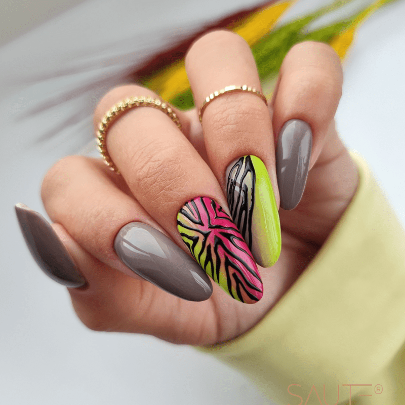 Esmalte semipermanente  HYBRID 8 ML-S249 LOYALTY