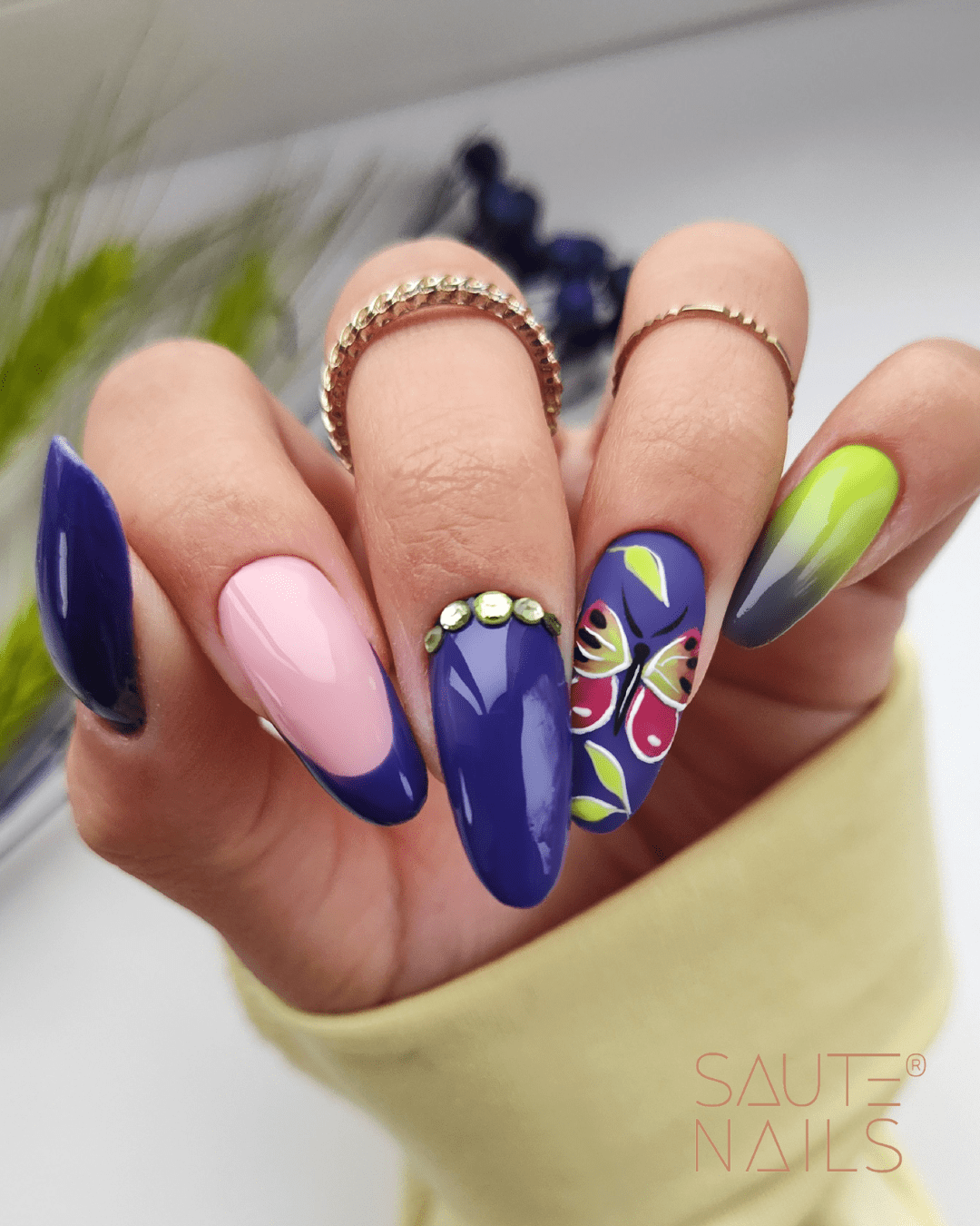 Esmalte semipermanente HYBRID 8 ML-S244 CHARISMA - Imagen 4