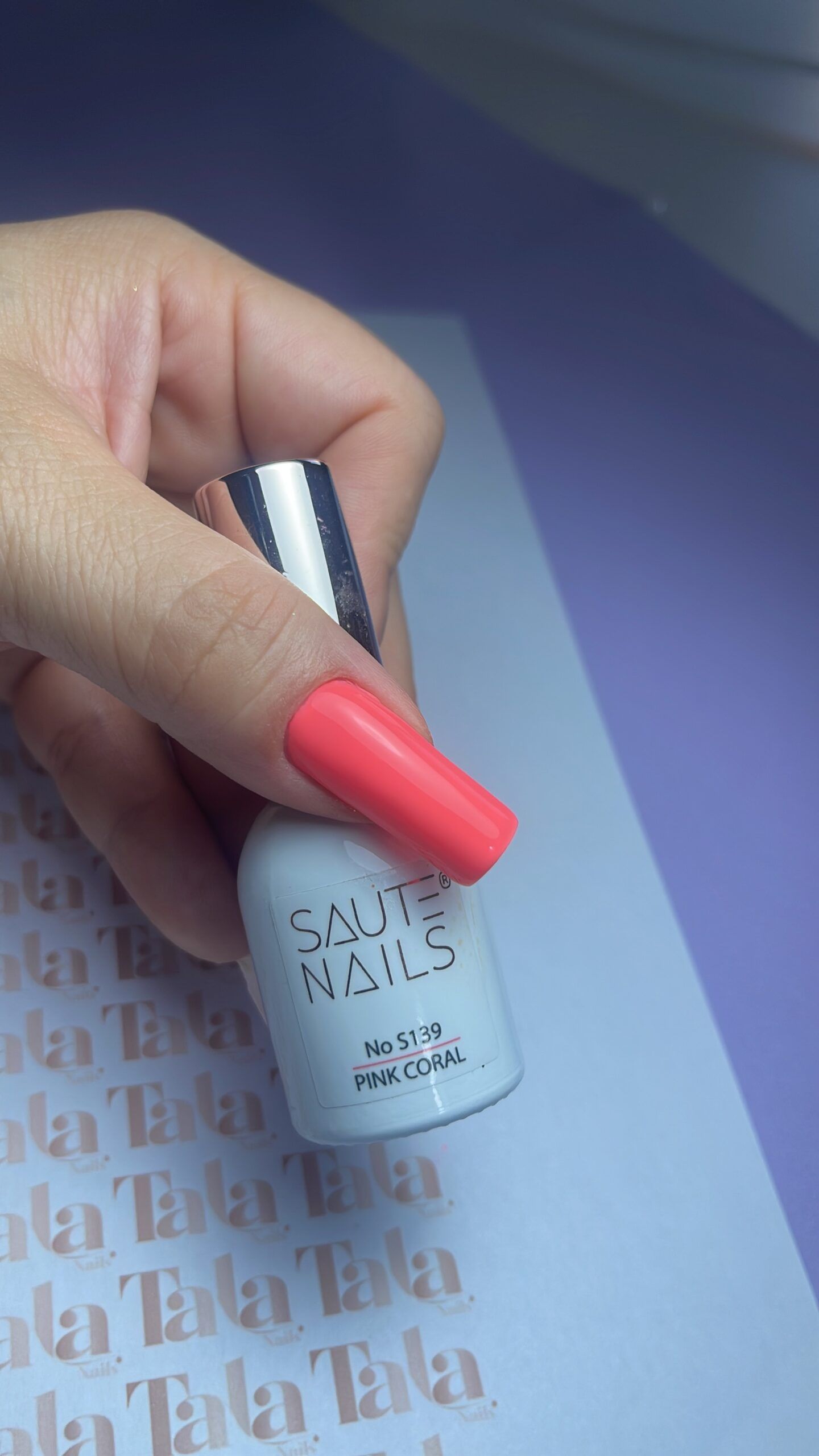 Esmalte semipermanente HYBRID 8 ML - S139 PINK CORAL