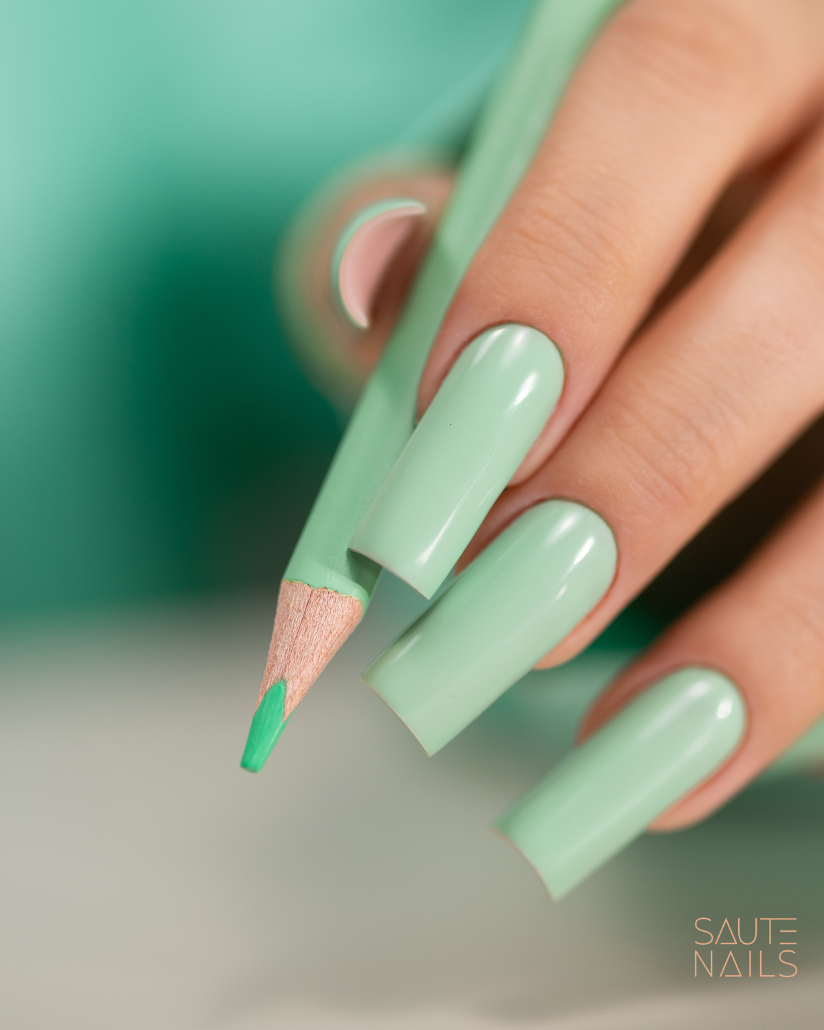 Esmalte semipermanente HYBRID 8 ML- S295 Minty Chill