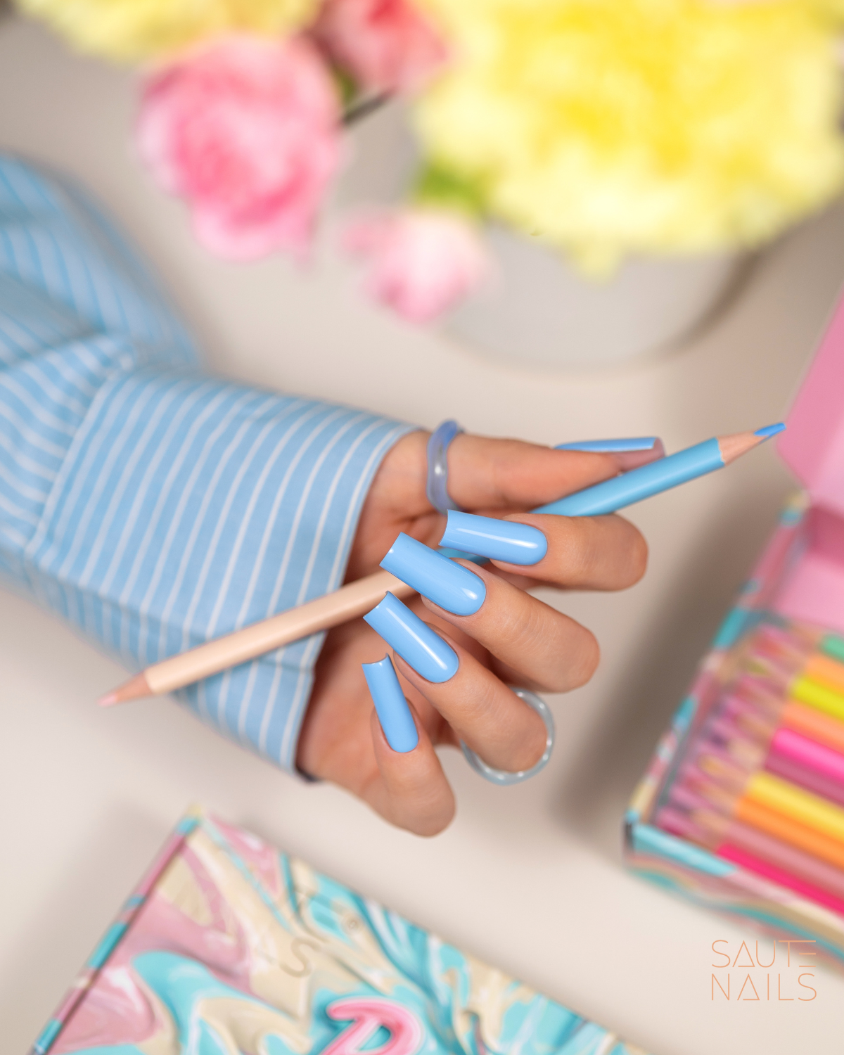 Esmalte semipermanente HYBRID 8 ML- S294 Misty Blue