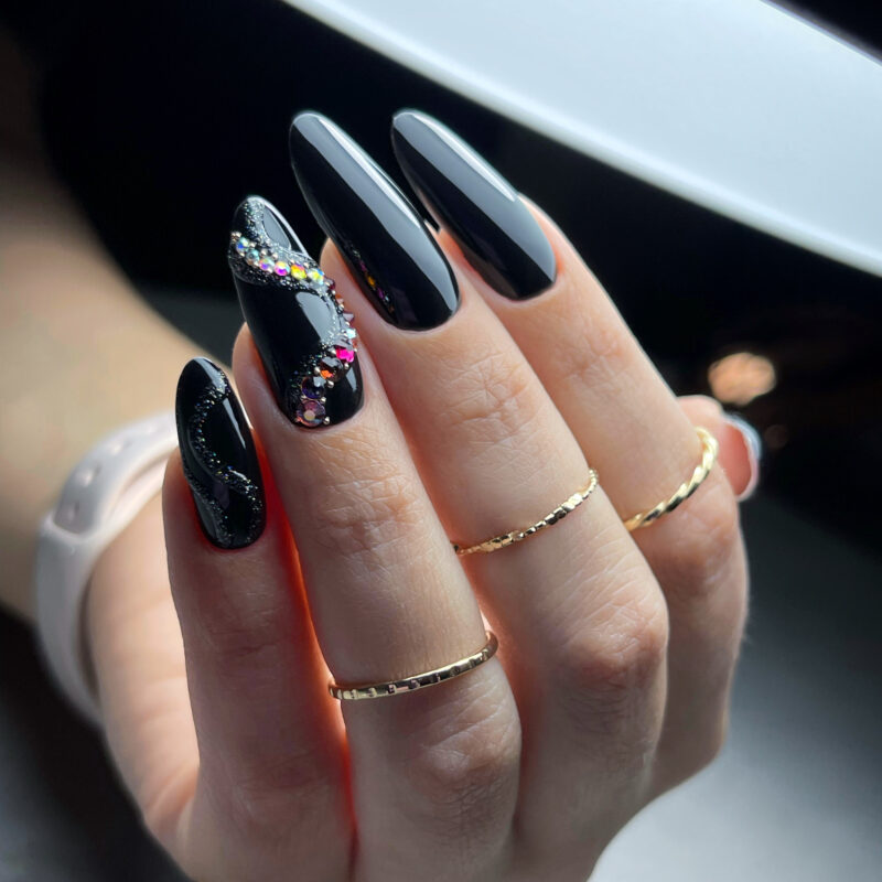 Esmalte semipermanente Yoshi Woman in Black-605