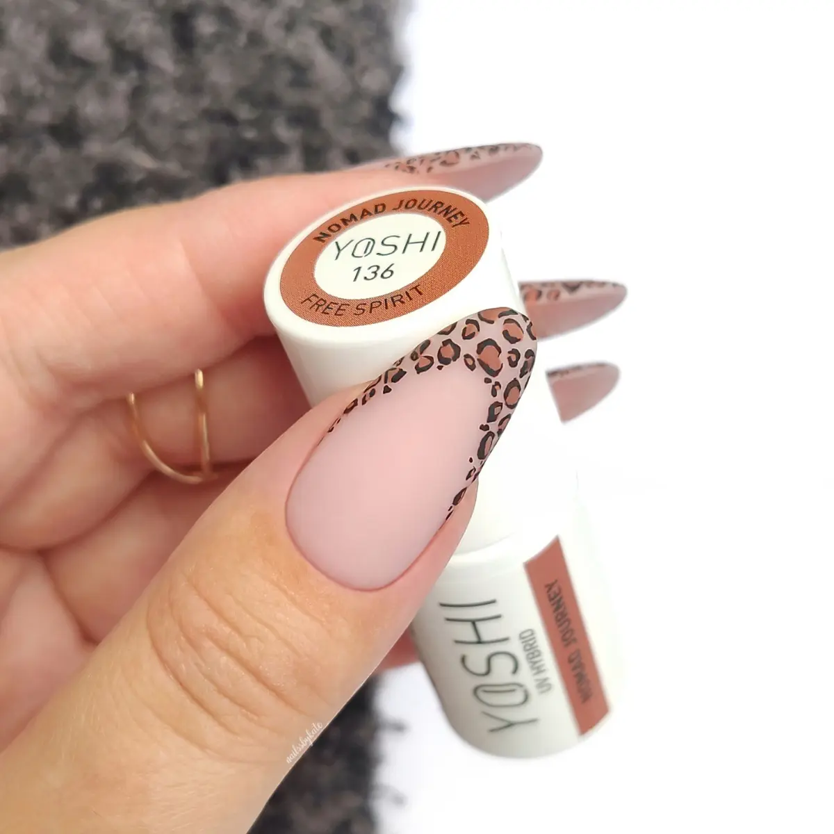 Esmalte semipermanente Yoshi 6 ML Nomad Journey –136 - Imagen 3